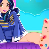 Игра Наследники: Лечить ногу Эви